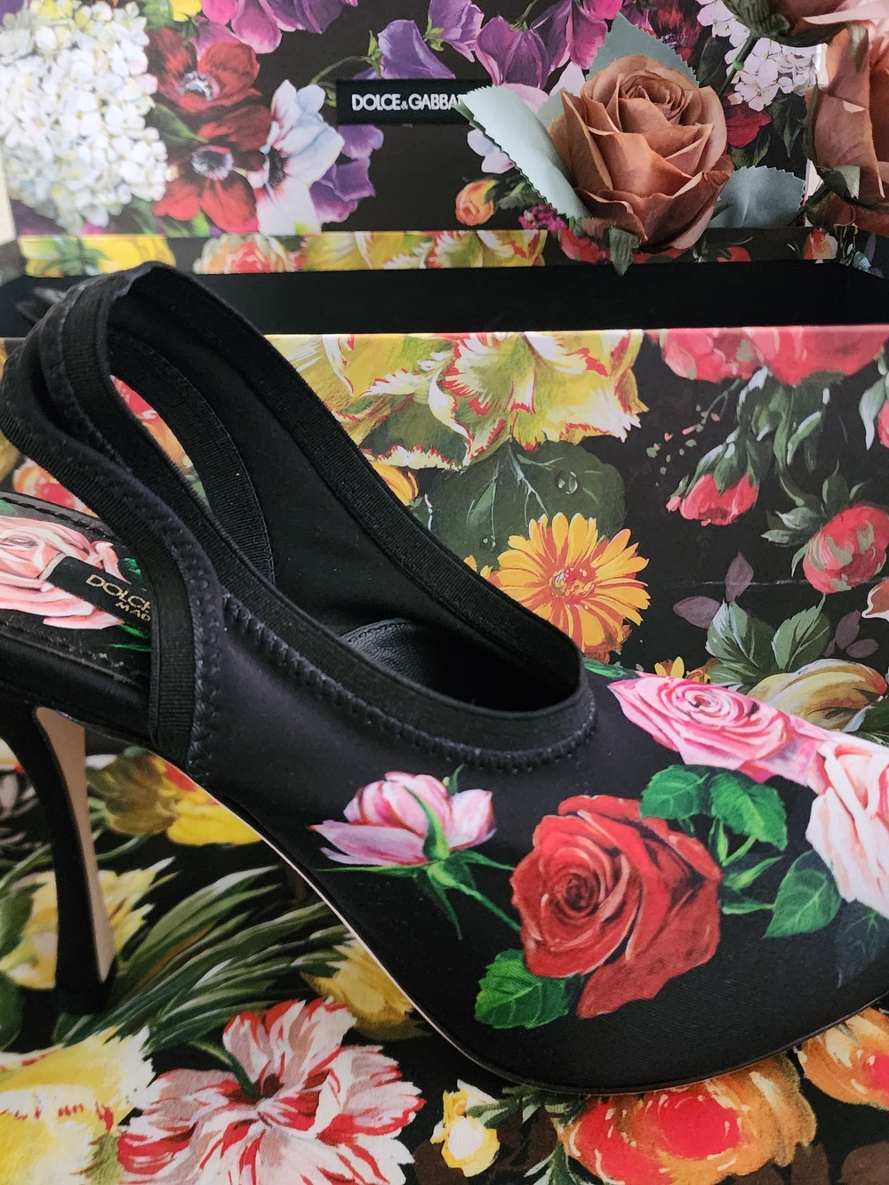 ‼️ON SALE‼️ New Dolce & Gabbana Black Slingback Pumps with Pink & Red Rose Print - Picture 4 of 13